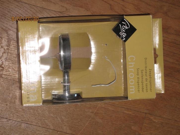 ***NIEUW*** Plieger houder voor zeepdispenser houder chroom, Huis en Inrichting, Badkamer | Badkamermeubels, Nieuw, Overige typen