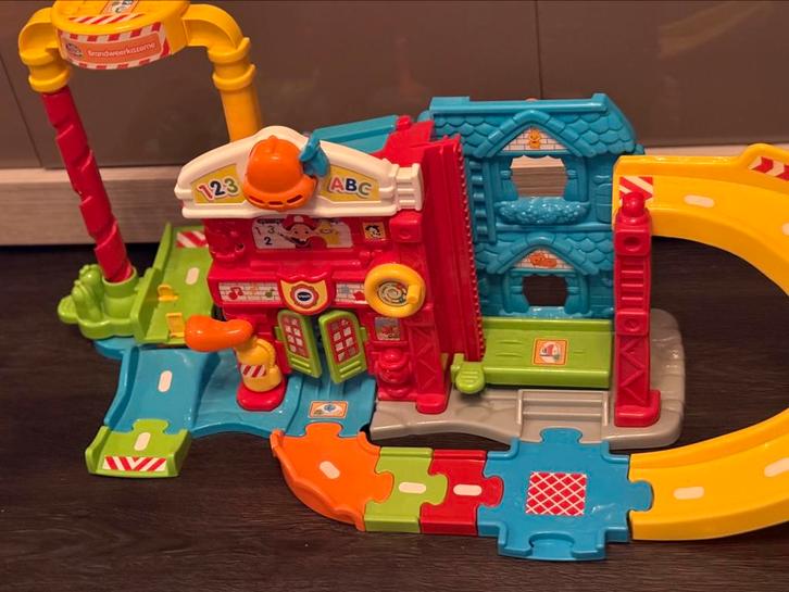 vtech toet toet auto’s brandweerkazerne, Kinderen en Baby's, Speelgoed | Vtech, Zo goed als nieuw, Ophalen of Verzenden