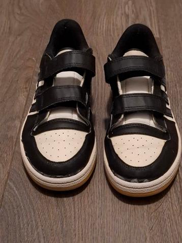 Adidas schoenen maat 33 - Gebruikt beschikbaar voor biedingen