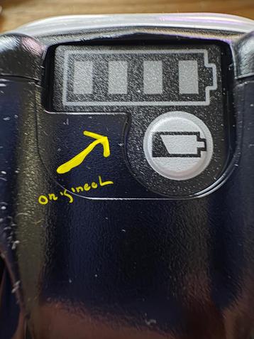 Let op fake namaak immitatie Makita BL1860B 18v 6Ah accu s beschikbaar voor biedingen