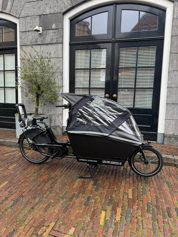 Urban Arrow bakfiets uit 2022, Fietsen en Brommers, Fietsen | Bakfietsen, Gebruikt, Overige merken, 4 kinderen of meer, Elektrisch