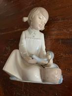 Zaphir beeldje meisje met kindje, Verzamelen, Beelden en Beeldjes, Ophalen of Verzenden, Zo goed als nieuw, Mens