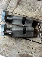 Twee gelijksluitende cilinders met knop, Doe-het-zelf en Verbouw, Ophalen of Verzenden, Zo goed als nieuw, Slot