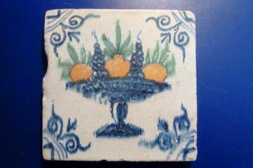 Zeldzame vroeg 17e eeuwse polichrome FRUITSCHAAL tegel! beschikbaar voor biedingen