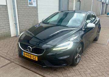 Volvo V40 1.5 T3 152PK 2019 Geartronic Panodak Zwart beschikbaar voor biedingen