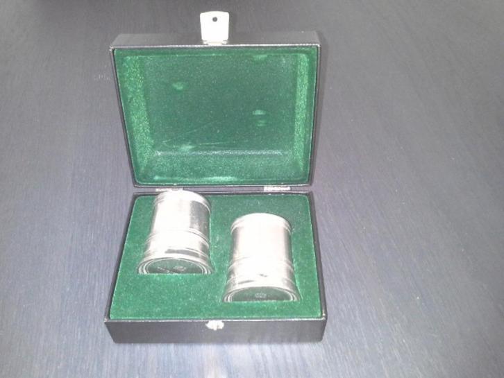 2 tinnen DRINKBEKERTJES in mooi doosje, Antiek en Kunst, Antiek | Tin, Ophalen