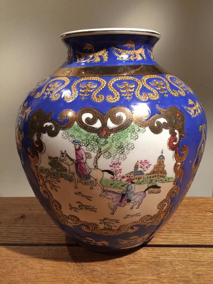 Brede antiek Engelse Chinoiserie vaas met jacht decor, Antiek en Kunst, Antiek | Vazen, Ophalen of Verzenden