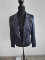 PRACHTIG *EVA KAYAN* CHIQUE DONKERBLAUW JASJE MET STUDS., Maat 38/40 (M), EVA KAYAN., Blauw, Nieuw