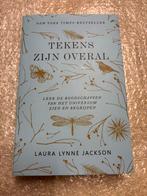Tekens zijn overal - Laura Lynne Jackson, Ophalen of Verzenden, Zo goed als nieuw, Spiritualiteit algemeen, Achtergrond en Informatie