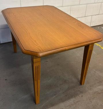 Houten eettafel 90x140 cm beschikbaar voor biedingen