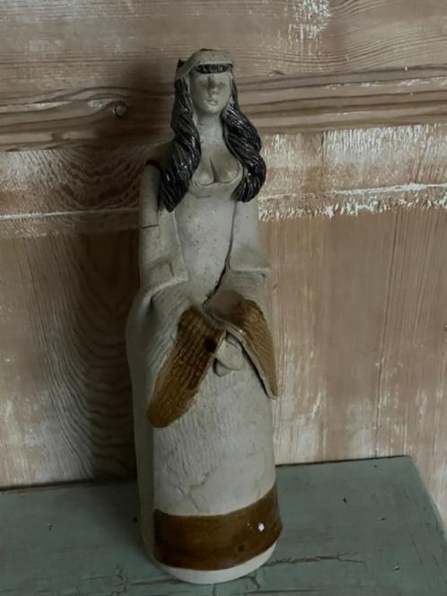 Vintage keramisch beeld. Vrouw met lange jurk keramiek., Antiek en Kunst, Kunst | Beelden en Houtsnijwerken, Ophalen