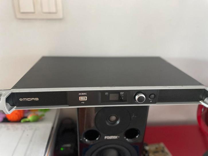 Midas M32C en Behringer X32Core Digital Rack Mixer, Muziek en Instrumenten, Mengpanelen, Zo goed als nieuw, 20 kanalen of meer