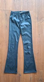 Broek leatherlook, Ophalen of Verzenden, Zo goed als nieuw, Meisje, Broek