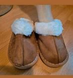 Nieuwe warme pantoffels maat 38-39, Bruin, Nieuw, Ophalen of Verzenden, Pantoffels of Sloffen