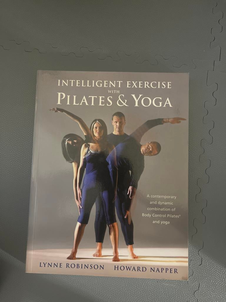 Intelligent Exercise Pilates & Yoga - Nieuwstaat, Ophalen of Verzenden, Zo goed als nieuw, Gezondheid en Conditie