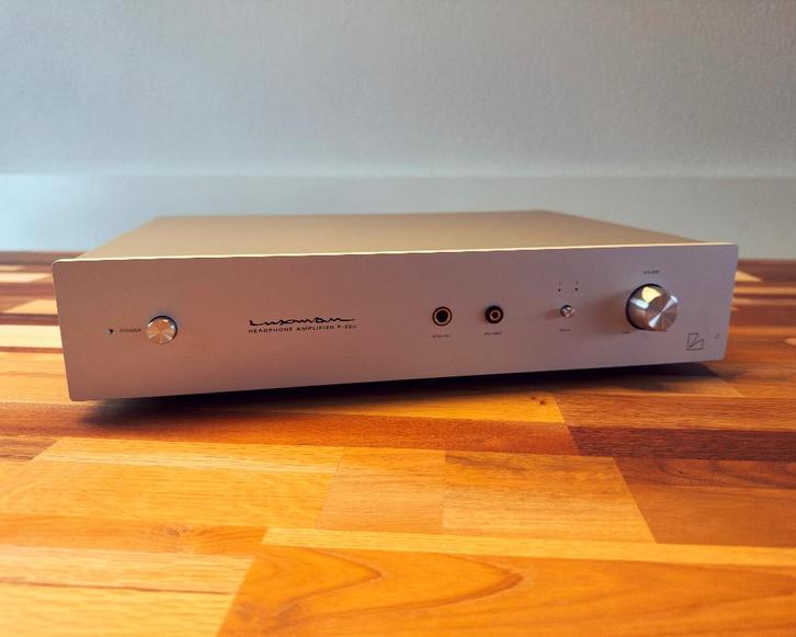 Luxman P-200 koptelefoon versterker, Audio, Tv en Foto, Versterkers en Receivers, Gebruikt, Stereo, 120 watt of meer, Overige merken
