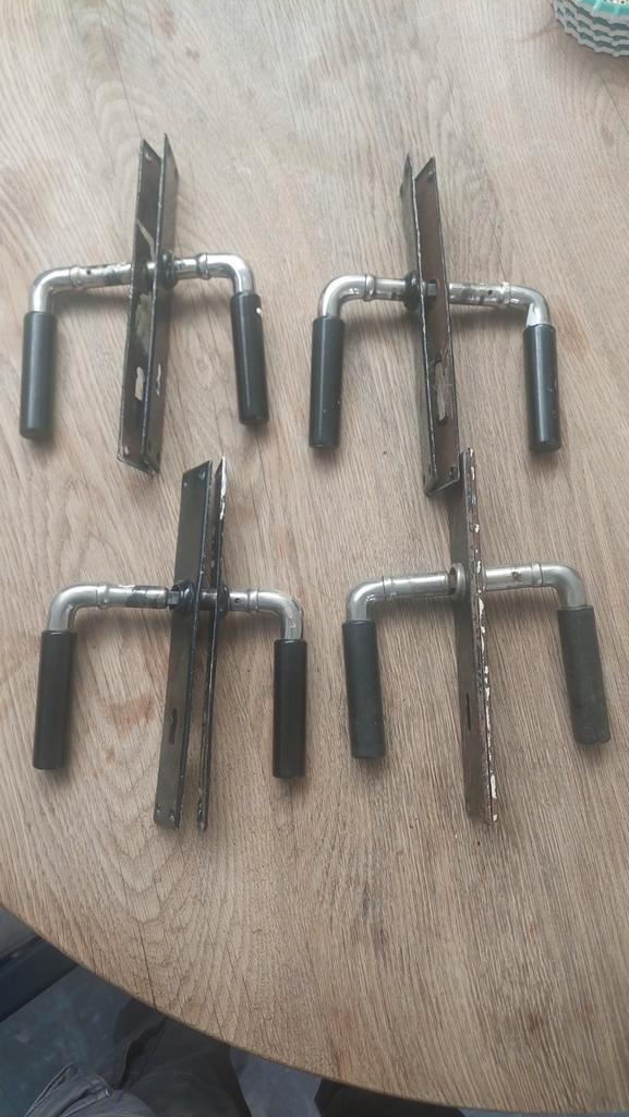 Oude deurklinken jaren 30/40 bakelieten handvatten 4 setjes, Doe-het-zelf en Verbouw, Hang- en Sluitwerk, Gebruikt, Klink of Kruk