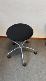 Kruk op wieltjes - in hoogte verstelbaar, Huis en Inrichting, Ophalen, In hoogte verstelbaar, Zo goed als nieuw, IJzer