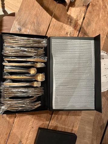 Potterdutch Premium serviesset goud - nieuw in doos beschikbaar voor biedingen