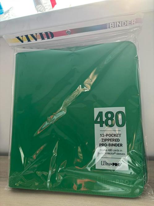 Ultra Pro Vivid Pro 12 Pocket Zippered Binder: Green, Hobby en Vrije tijd, Verzamelkaartspellen | Overige, Zo goed als nieuw, Ophalen of Verzenden