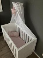 Commode en ledikant & hemeltje, Kinderen en Baby's, Kinderkamer | Complete kinderkamers, Ophalen, Gebruikt, Jongetje of Meisje