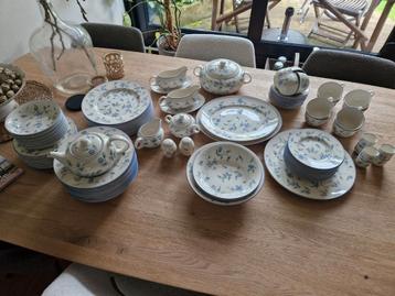 Vintage 12 delig Barratts servies met bloemenmotief beschikbaar voor biedingen