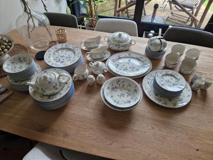 Vintage 12 delig Barratts servies met bloemenmotief, Antiek en Kunst, Antiek | Servies compleet, Ophalen