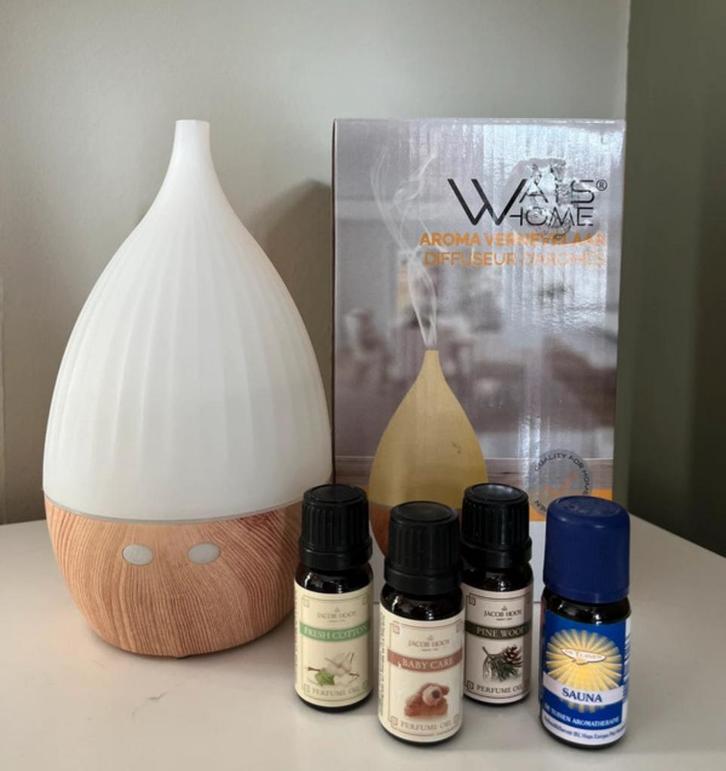 Aroma diffuser met oliën, Sport en Fitness, Gezondheidsproducten en Wellness, Gebruikt, Aroma, Ophalen of Verzenden