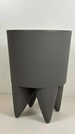 XO Design by Philippe Starck Bubu kruk taupe kunststof, Huis en Inrichting, Krukjes, Kunststof, ., Ophalen of Verzenden, Zo goed als nieuw