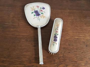 Antieke kaptafelset geborduurde bloem sierrand vintage retro beschikbaar voor biedingen