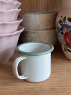 Dille kamille emaille mini mok kinder beker, Huis en Inrichting, Keuken | Servies, Ophalen of Verzenden, Zo goed als nieuw, Overige stijlen