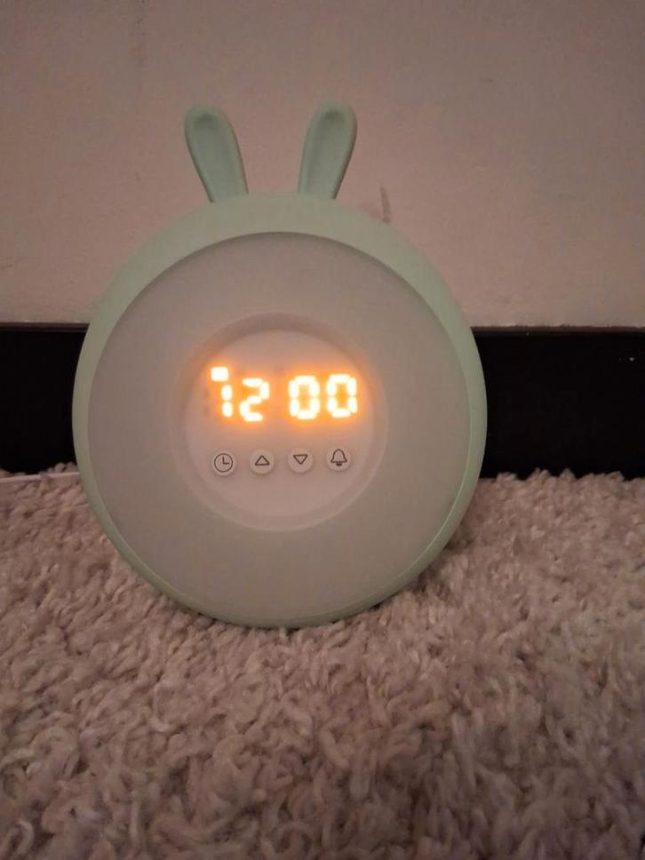 Rabbit & Friends Wekker met Licht, Kinderen en Baby's, Babyfoons, Nieuw, Digitaal, Ophalen of Verzenden