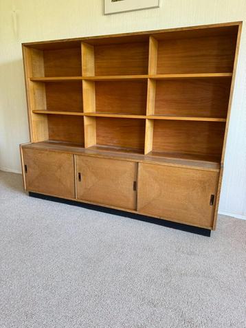 Vintage deens design wandkast/boekenkast beschikbaar voor biedingen