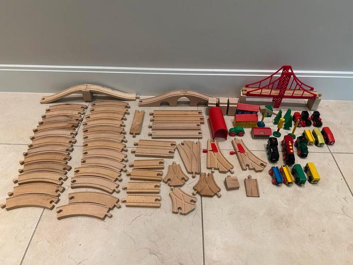 Treinbaan hout Brio, Kinderen en Baby's, Speelgoed | Houten speelgoed, Gebruikt, Rij- of Hobbelspeelgoed, Ophalen of Verzenden