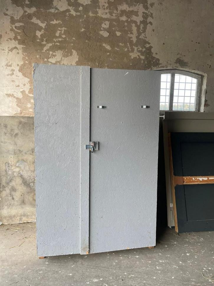 kast voor in een paardenstal, Dieren en Toebehoren, Paarden en Pony's | Overige Paardenspullen, Gebruikt, Overige soorten, Ophalen