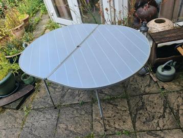 Campingtafel ovaal grijs vouwbaar 130 x 65 cm hoogte ca 68  beschikbaar voor biedingen