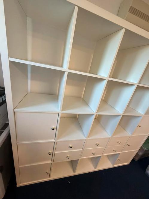 Witte Ikea Kallax kast in hele goede staat, Huis en Inrichting, Kasten | Overige, Zo goed als nieuw, Ophalen of Verzenden