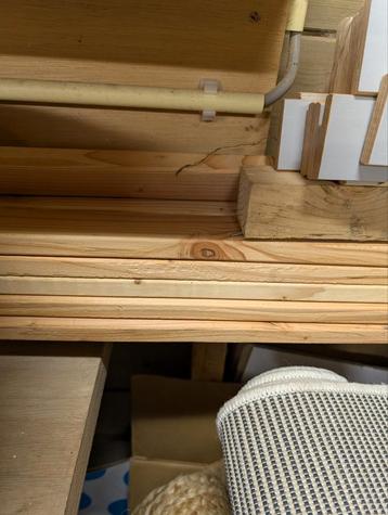 Diverse hout beschikbaar voor biedingen
