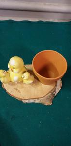 bloempot op boomstamm met kuikens, Ophalen of Verzenden, 'T Olde Gre-j, Info@toldegrej.nl, Endepoelstraat 20f Didam