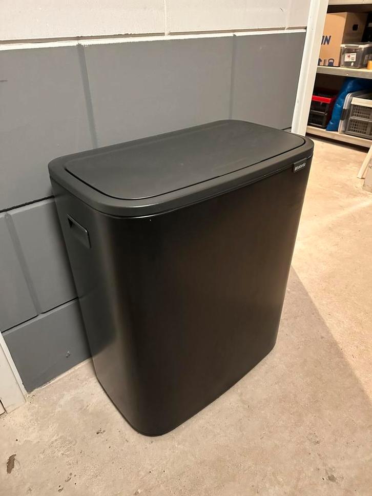 Brabantia Bo Touch Bin 60 liter mat zwart, Huis en Inrichting, Woonaccessoires | Prullenbakken, Zo goed als nieuw, Rvs, 50 tot 75 cm