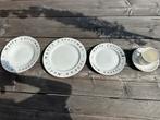 Kerstservies creme kleurig 12 delig (Ophalen!), Huis en Inrichting, Keuken | Servies, Ophalen, Porselein, Overige stijlen, Bord(en)
