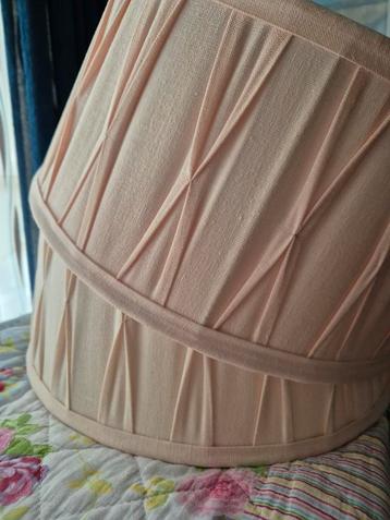 Vintage licht Roze Lampenkappen 2st samen  beschikbaar voor biedingen