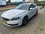 Volvo V60 D3 150pk 2018 Wit, Auto's, Voorwielaandrijving, Euro 5, 4 cilinders, 1969 cc