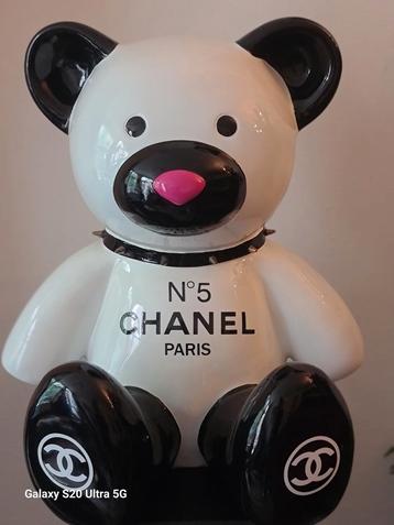 Teddybeer Chanel No. 5 Pop Art Beeld beschikbaar voor biedingen