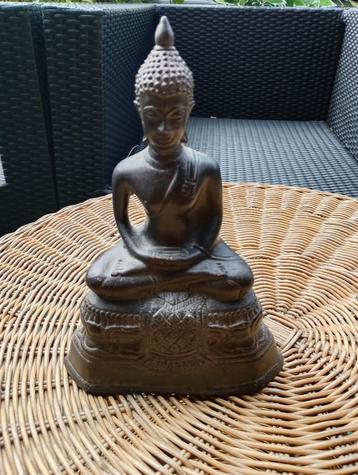 Oude Thaise bronzen boeddha in de Sukhothai stijl beschikbaar voor biedingen