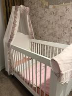 Ledikant, commode en wandschap., Kinderen en Baby's, Kinderkamer | Complete kinderkamers, Ophalen of Verzenden, Zo goed als nieuw