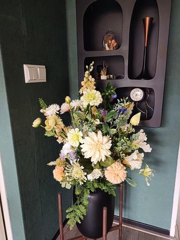 Prachtige zijden bloemen boeket nieuw  beschikbaar voor biedingen