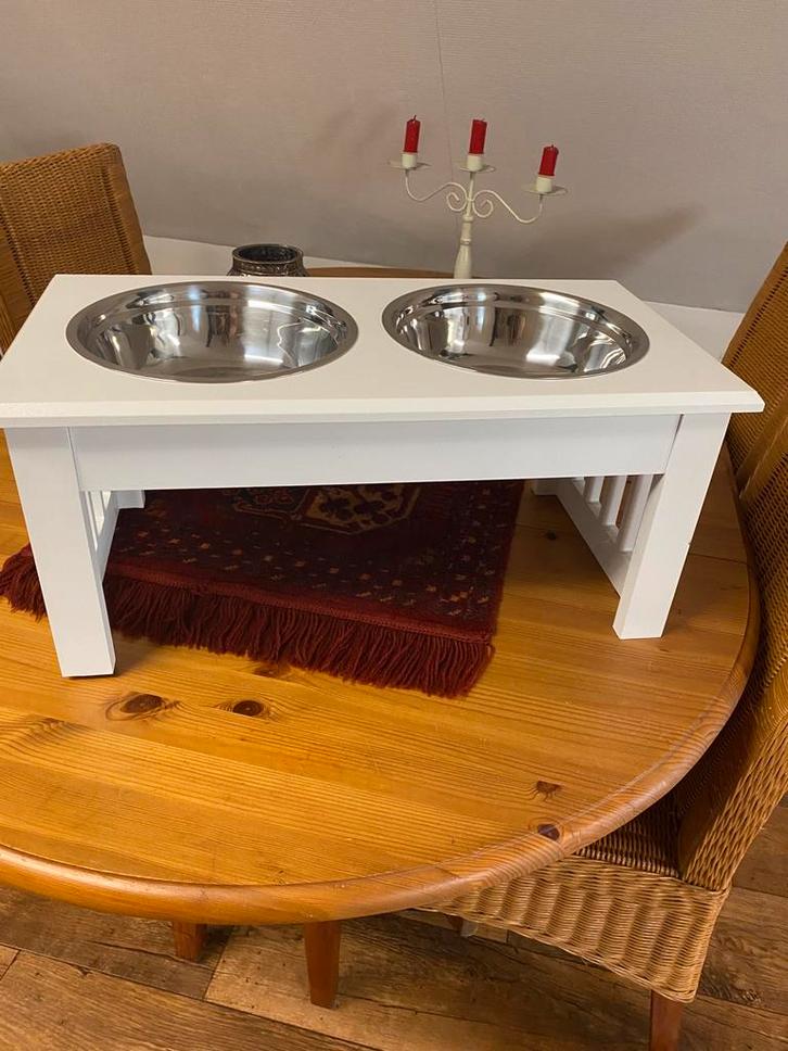 Verhoogde voer- en drinkbakken. Middelgrote hond., Dieren en Toebehoren, Hondenvoerbakken en Drinkbakken, Zo goed als nieuw, Ophalen