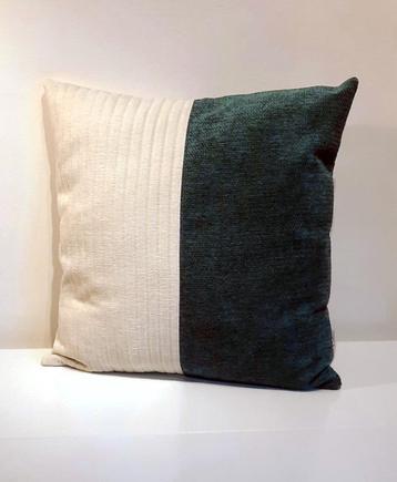Sierkussen | crème wit petrol | 50 x 50 cm beschikbaar voor biedingen