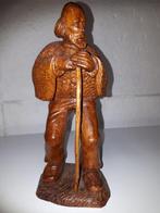 Houten hand uitgesneden  figuur en  wand decoratie, Antiek en Kunst, Kunst | Beelden en Houtsnijwerken, Ophalen of Verzenden